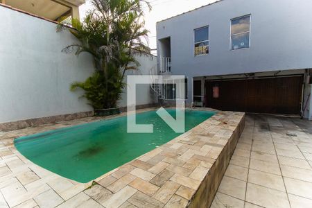 Casa à venda com 160m², 2 quartos e 5 vagas Casa à venda com 160m², 2 quartos e 5 vagasPiscina