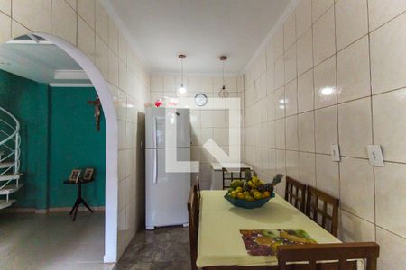 Casa à venda com 160m², 2 quartos e 5 vagas Casa à venda com 160m², 2 quartos e 5 vagasCozinha