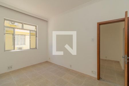 Quarto 1 de apartamento para alugar com 2 quartos, 62m² em Bonsucesso, Rio de Janeiro