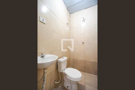 Banheiro social de casa à venda com 1 quarto, 46m² em Vila Santa Isabel, São Paulo