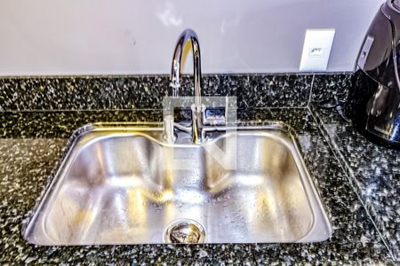 Cozinha de apartamento à venda com 1 quarto, 25m² em Farroupilha, Porto Alegre