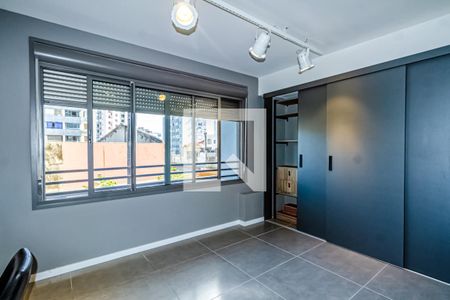 Sala e quarto de apartamento à venda com 1 quarto, 25m² em Farroupilha, Porto Alegre