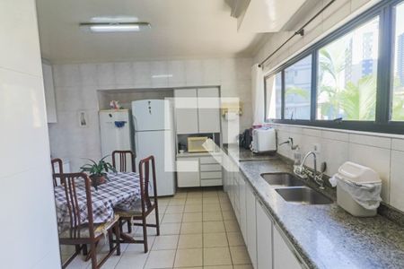 Apartamento à venda com 158m², 4 quartos e 2 vagasCozinha