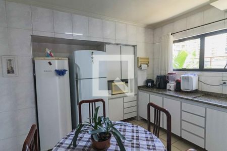 Apartamento à venda com 158m², 4 quartos e 2 vagasCozinha