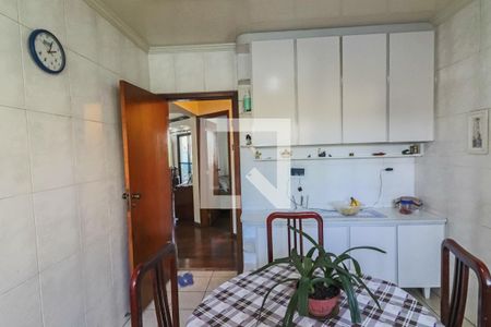 Apartamento à venda com 158m², 4 quartos e 2 vagasCozinha
