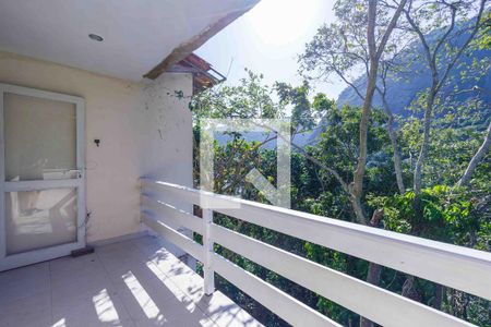 Casa para alugar com 400m², 3 quartos e 5 vagas Casa para alugar com 400m², 3 quartos e 5 vagasVaranda Suíte 2