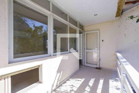 Casa para alugar com 400m², 3 quartos e 5 vagas Casa para alugar com 400m², 3 quartos e 5 vagasVaranda Suíte 2