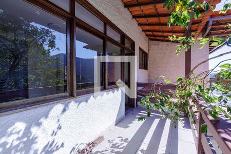 Casa para alugar com 400m², 3 quartos e 5 vagas Casa para alugar com 400m², 3 quartos e 5 vagasVaranda Suíte 1