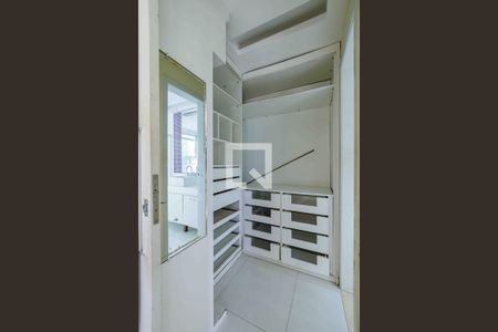 Casa para alugar com 400m², 3 quartos e 5 vagas Casa para alugar com 400m², 3 quartos e 5 vagasCloset Suíte 2