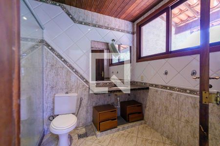 Casa para alugar com 400m², 3 quartos e 5 vagas Casa para alugar com 400m², 3 quartos e 5 vagasBanheiro Suíte 1