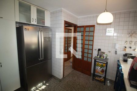 Casa à venda com 400m², 5 quartos e 3 vagas Casa à venda com 400m², 5 quartos e 3 vagasCozinha