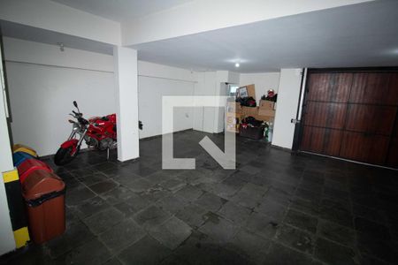 Casa à venda com 400m², 5 quartos e 3 vagas Casa à venda com 400m², 5 quartos e 3 vagasGaragem