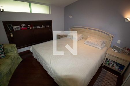 Casa à venda com 400m², 5 quartos e 3 vagas Casa à venda com 400m², 5 quartos e 3 vagasSuíte 4