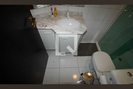 Casa à venda com 400m², 5 quartos e 3 vagas Casa à venda com 400m², 5 quartos e 3 vagasBanheiro Suíte 2