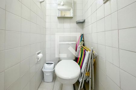 Área de Serviço - Banheiro de apartamento para alugar com 2 quartos, 70m² em Jardim Belmar, Guarujá