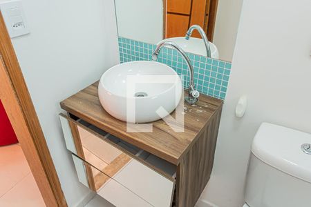 Banheiro de casa para alugar com 1 quarto, 45m² em Jardim Bandeirantes (zona Norte), São Paulo