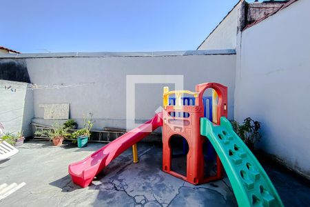 Casa à venda com 110m², 2 quartos e 2 vagasQuintal