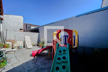 Casa à venda com 110m², 2 quartos e 2 vagasQuintal