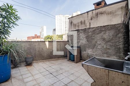 Casa à venda com 196m², 3 quartos e 3 vagasQuintal