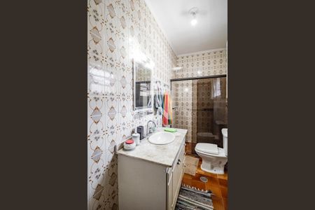 Casa à venda com 196m², 3 quartos e 3 vagasBanheiro 02 da Suíte