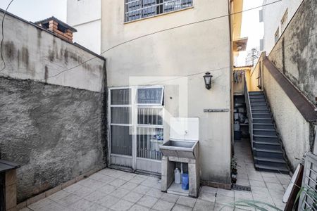 Casa à venda com 196m², 3 quartos e 3 vagasQuintal