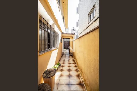 Casa à venda com 196m², 3 quartos e 3 vagasCorredor do Quintal