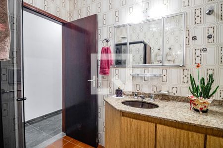 Casa à venda com 196m², 3 quartos e 3 vagasBanheiro 01