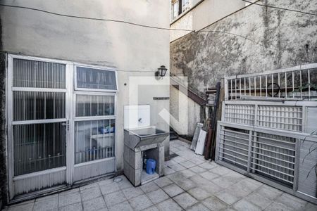Casa à venda com 196m², 3 quartos e 3 vagasQuintal