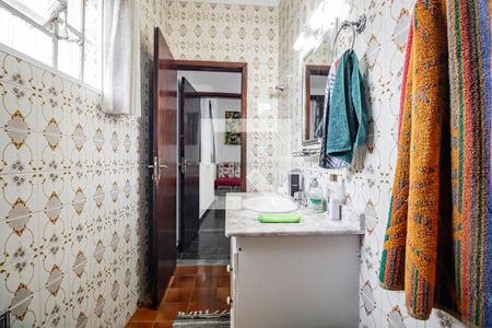 Casa à venda com 196m², 3 quartos e 3 vagasBanheiro 02 da Suíte