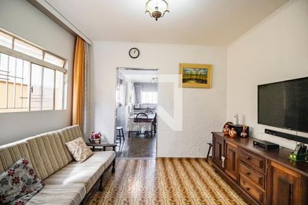 Sala de TV de casa à venda com 3 quartos, 196m² em Vila Monumento, São Paulo