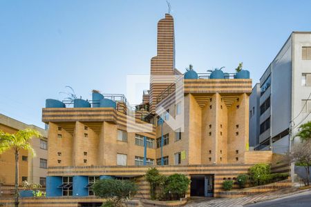 Apartamento para alugar com 107m², 2 quartos e 2 vagas Apartamento para alugar com 107m², 2 quartos e 2 vagasFachada