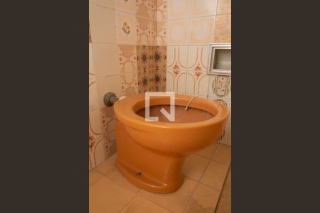 Casa para alugar com 150m², 4 quartos e 2 vagas Casa para alugar com 150m², 4 quartos e 2 vagasBanheiro de Serviço