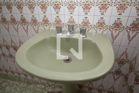 Casa para alugar com 150m², 4 quartos e 2 vagas Casa para alugar com 150m², 4 quartos e 2 vagasLavabo