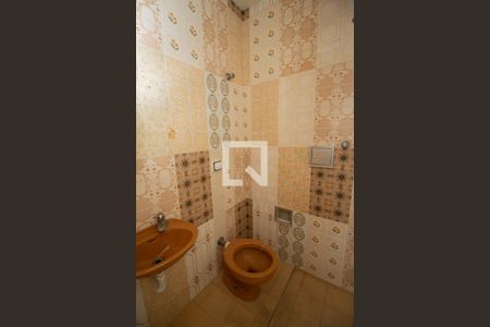 Casa para alugar com 150m², 4 quartos e 2 vagas Casa para alugar com 150m², 4 quartos e 2 vagasBanheiro de Serviço