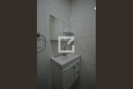 Casa à venda com 80m², 2 quartos e sem vagaBanheiro social