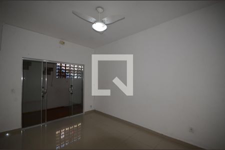 Sala de casa à venda com 2 quartos, 80m² em Vista Alegre, Rio de Janeiro