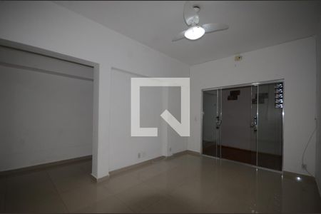 Sala de casa à venda com 2 quartos, 80m² em Vista Alegre, Rio de Janeiro