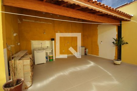 Casa à venda com 250m², 3 quartos e 4 vagasÁrea de Serviço