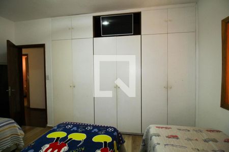 Casa à venda com 250m², 3 quartos e 4 vagasquarto 2