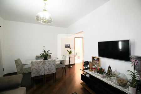 Casa à venda com 250m², 3 quartos e 4 vagasSala