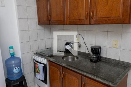 Sala - Cozinha de apartamento para alugar com 2 quartos, 39m² em Canasvieiras, Florianópolis
