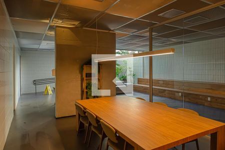 Studio para alugar com 17m², 1 quarto e sem vaga Studio para alugar com 17m², 1 quarto e sem vagaSala de Reunião