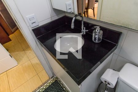 Apartamento à venda com 52m², 2 quartos e 1 vagaDetalhe do banheiro