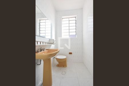 Banheiro  de casa à venda com 2 quartos, 100m² em Campo Belo, São Paulo