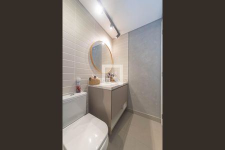 Banheiro Social de apartamento para alugar com 2 quartos, 70m² em Vila Cordeiro, São Paulo