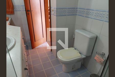 Casa à venda com 430m², 4 quartos e 4 vagas Casa à venda com 430m², 4 quartos e 4 vagasBanheiro Social 1