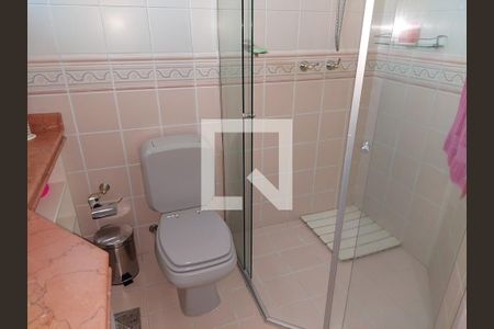 Casa à venda com 430m², 4 quartos e 4 vagas Casa à venda com 430m², 4 quartos e 4 vagasBanheiro Suite 2