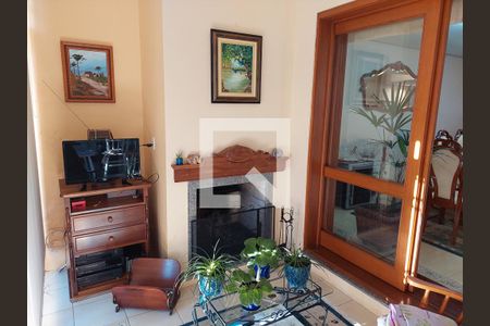 Casa à venda com 430m², 4 quartos e 4 vagas Casa à venda com 430m², 4 quartos e 4 vagasSala de Leitura