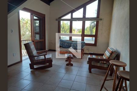 Casa à venda com 430m², 4 quartos e 4 vagas Casa à venda com 430m², 4 quartos e 4 vagasSala de Estar 3