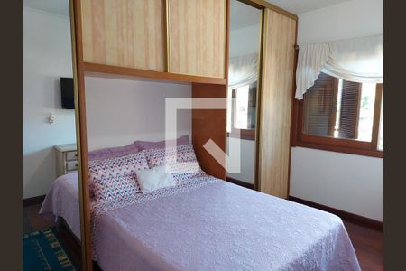 Casa à venda com 430m², 4 quartos e 4 vagas Casa à venda com 430m², 4 quartos e 4 vagasSuite 2